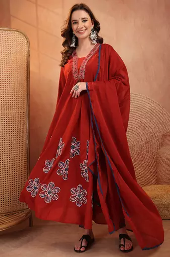  women floral printed regular thread work  cotton kurta with palazzos & with dupatta