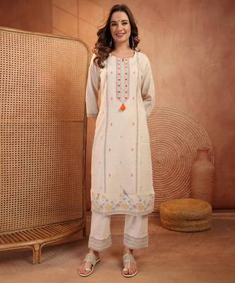  women ethnic motifs embroidered regular mirror work  cotton kurta with trousers & with dupatta 4