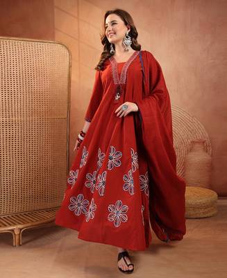  women floral printed regular thread work  cotton kurta with palazzos & with dupatta 2