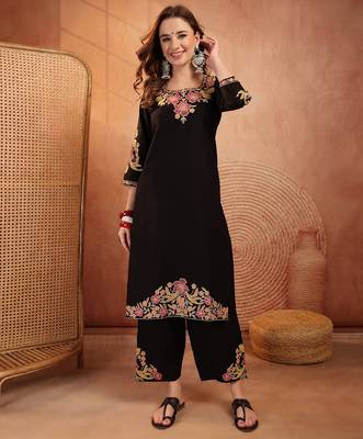  women floral embroidered regular thread work  cotton kurta with palazzos & with dupatta 4