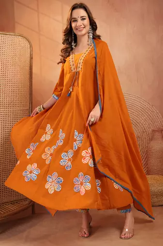  women floral printed regular  cotton kurta with trousers & with dupatta
