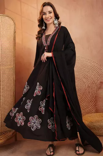  women floral printed regular thread work  cotton kurta with trousers & with dupatta