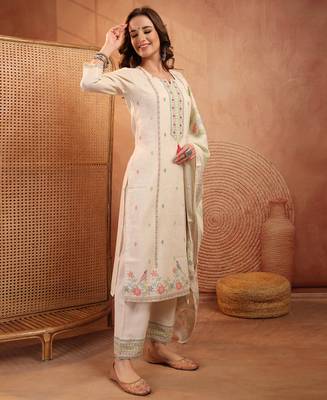  women floral printed regular thread work  cotton kurta with trousers & with dupatta 3