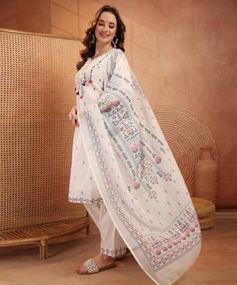  women ethnic motifs embroidered regular thread work  cotton kurta with palazzos & with dupatta 2