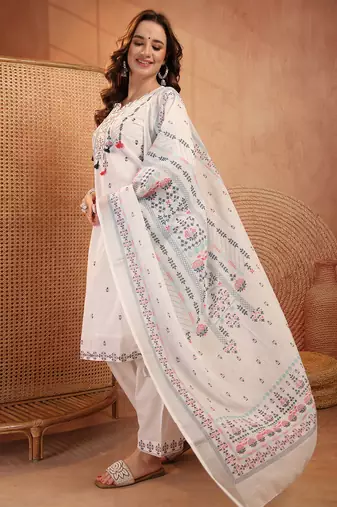  women ethnic motifs embroidered regular thread work  cotton kurta with palazzos & with dupatta