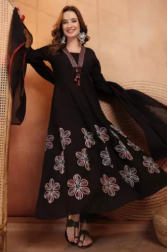  women floral printed regular thread work  cotton kurta with trousers & with dupatta