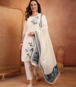  women floral printed regular  cotton kurta with trousers & with dupatta