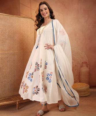 women floral embroidered regular thread work  cotton kurta with trousers & with dupatta 3