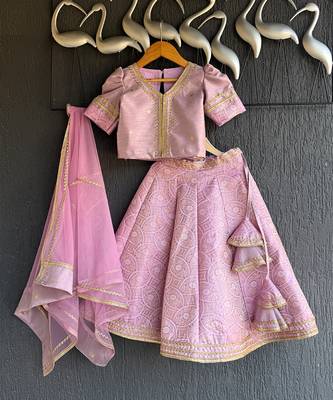 Lavendar embroidered brocade lehenga set 3