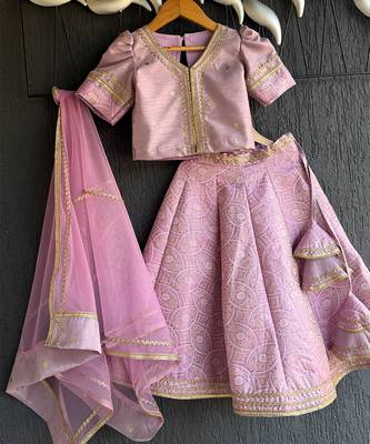 Lavendar embroidered brocade lehenga set 4