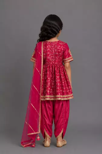 Fuschia pink embroidered chanderi kurta set