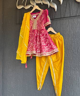 Fuschia pink yellow embroidered chanderi kurta set 4