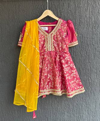 Fuschia pink yellow embroidered chanderi kurta set 5