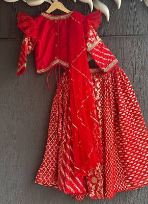 Vibrant red embroidered chanderi lehenga set 5