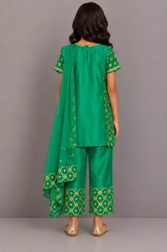 Green embroidered chanderi kurta set
