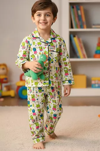 Green peppa pig night suit