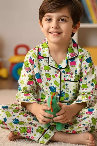 Green peppa pig night suit