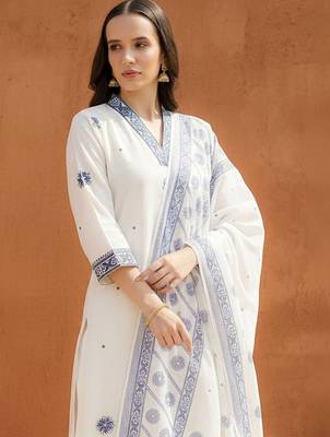 Women Floral Embroidered Regular Thread Work Pure Cotton Kurta with Trousers & With Dupatta 2