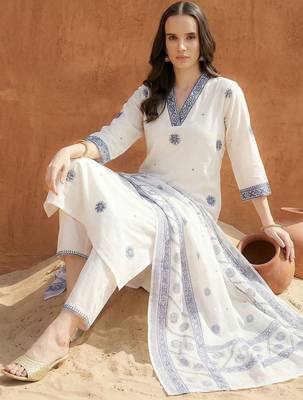 Women Floral Embroidered Regular Thread Work Pure Cotton Kurta with Trousers & With Dupatta 5