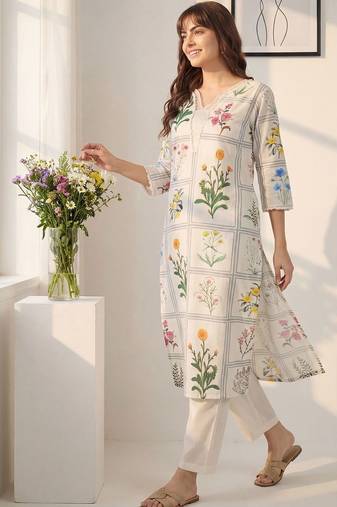 Women Floral Printed Regular Thread Work Linen Kurta with Trousers