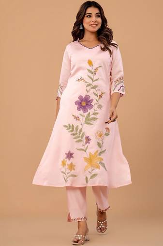 Women Floral Embroidered Regular Thread Work Kurta with Trousers