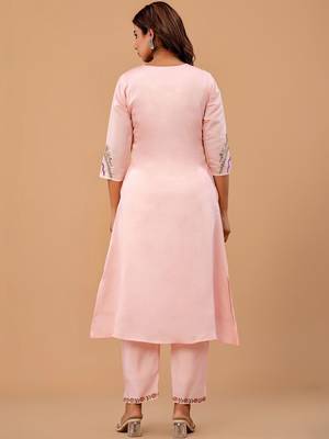 Women Floral Embroidered Regular Thread Work Kurta with Trousers 5
