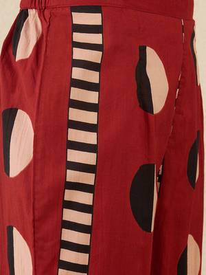 Women Printed Pleated Pure Cotton Kurta with Trousers 3