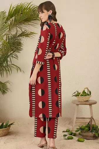 Women Printed Pleated Pure Cotton Kurta with Trousers