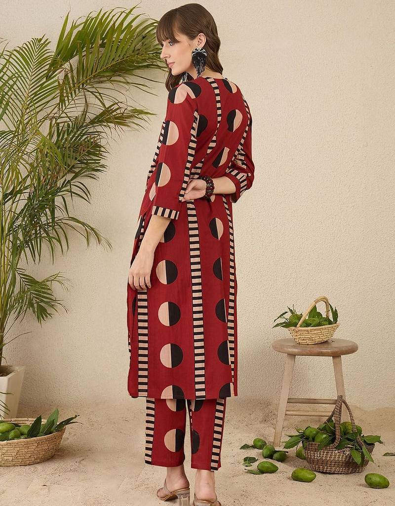 Women Printed Pleated Pure Cotton Kurta with Trousers