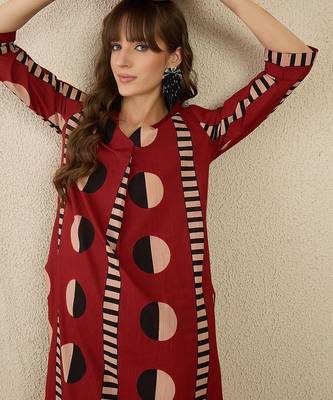 Women Printed Pleated Pure Cotton Kurta with Trousers 7