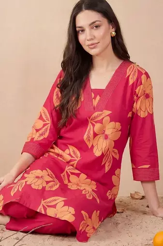 Women Floral Printed Regular Pure Cotton Kurta with Trousers