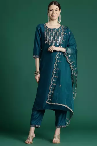 Women Floral Embroidered Regular Sequinned Kurta with Trousers & With Dupatta