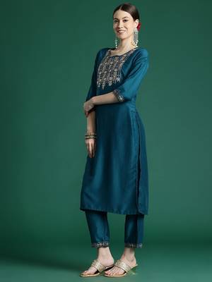 Women Floral Embroidered Regular Sequinned Kurta with Trousers & With Dupatta 6