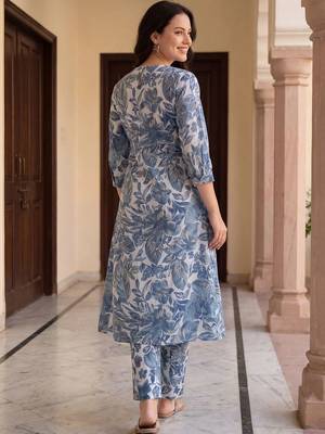 Women Floral Printed Regular Pure Cotton Kurta with Trousers 4