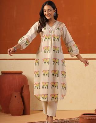 Women Ethnic Motifs Printed Panelled Thread Work Pure Cotton Kurta with Trousers 2