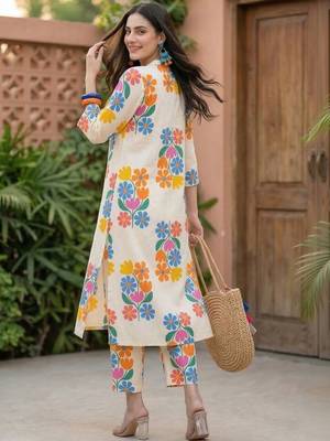 Women Floral Printed Regular Pure Cotton Kurta with Trousers 3