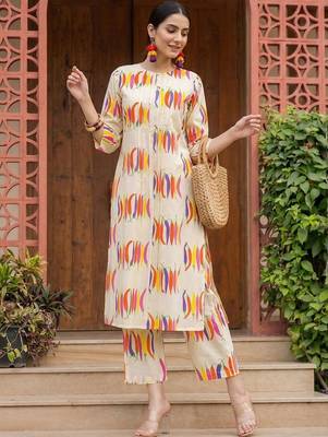 Women Printed Regular Pure Cotton Kurta with Trousers 1