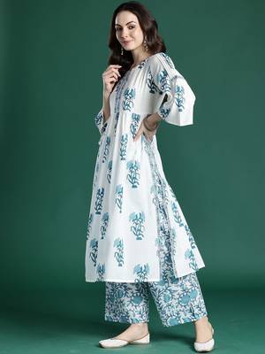 Women Floral Printed Cotton A-Line Kurta with Palazzos 3