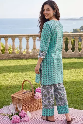 Women Ethnic Motifs Printed Regular Pure Cotton Kurta with Pyjamas