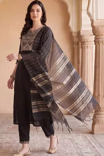 Women Ethnic Motifs Embroidered Regular Thread Work Liva Kurta with Trousers & With Dupatta