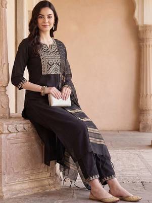 Women Ethnic Motifs Embroidered Regular Thread Work Liva Kurta with Trousers & With Dupatta 5