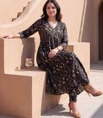 Women Ethnic Motifs Printed Tiered Pure Cotton Kurta with Trousers