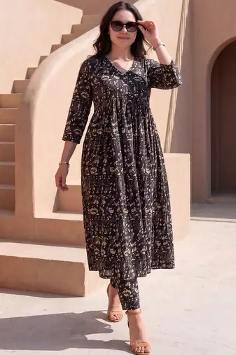 Women Ethnic Motifs Printed Tiered Pure Cotton Kurta with Trousers