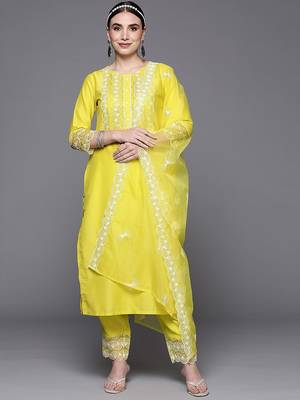 Women Ethnic Motifs Embroidered Thread Work Kurta with Trousers & Dupatta 1