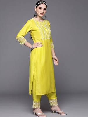 Women Ethnic Motifs Embroidered Thread Work Kurta with Trousers & Dupatta 4