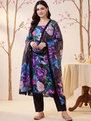 Women Floral Printed Regular Kurta with Trousers & With Dupatta 6