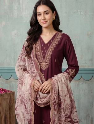 Women Ethnic Motifs Embroidered Regular Thread Work Kurta with Patiala & With Dupatta 1