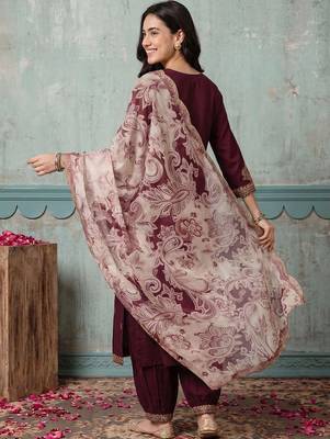 Women Ethnic Motifs Embroidered Regular Thread Work Kurta with Patiala & With Dupatta 2