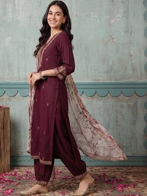 Women Ethnic Motifs Embroidered Regular Thread Work Kurta with Patiala & With Dupatta 6