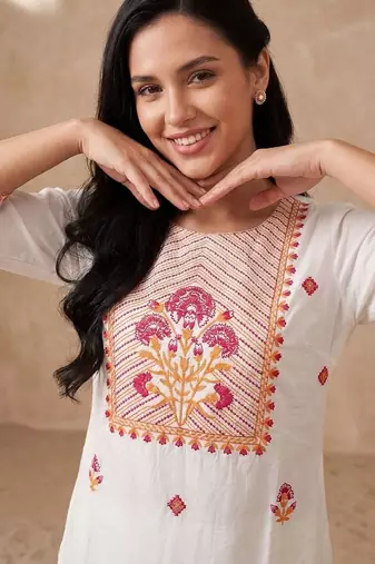 Women Floral Embroidered Regular Thread Work Pure Cotton Kurta with Trousers & With Dupatta